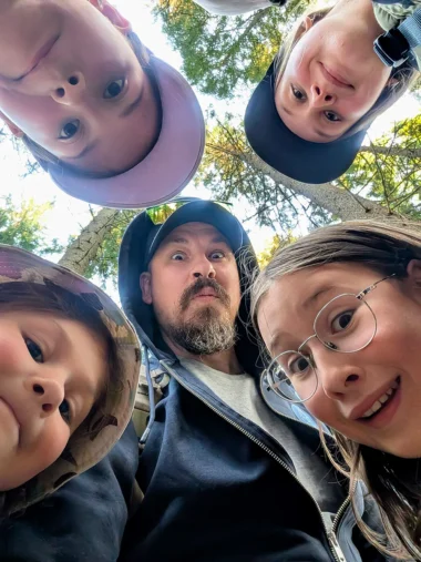 Meistä 29 selvie kuva koko perheestä